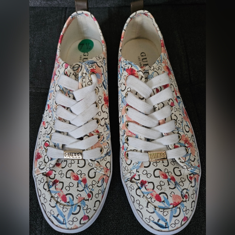 GUESS Astray R-Floral Fashion Casual Shoes - Women's sz 7.5.  "G" print. NWOT